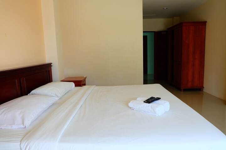 Room 10 of 20