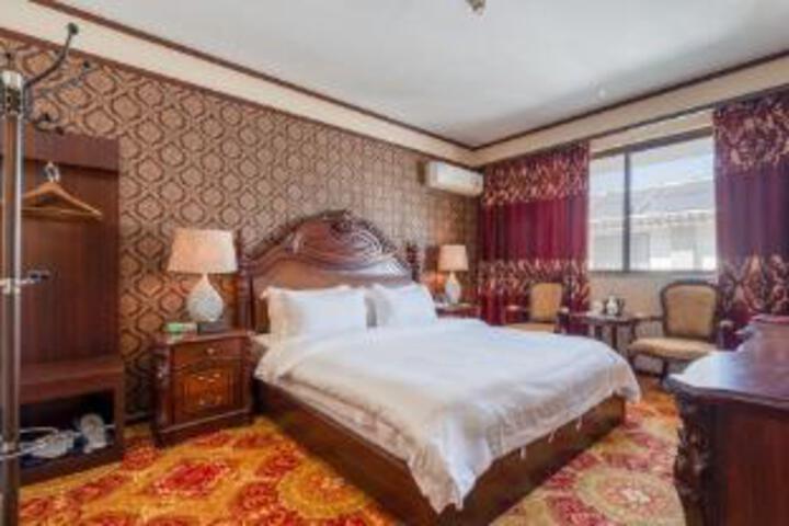 Room 5 of 7