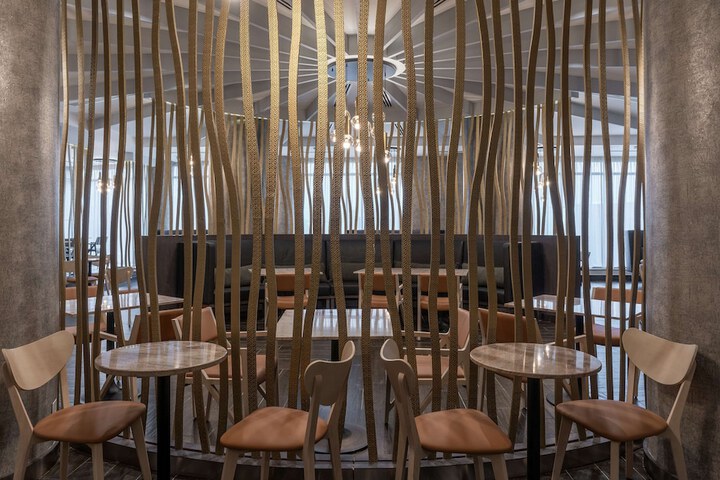 Dining 70 of 108