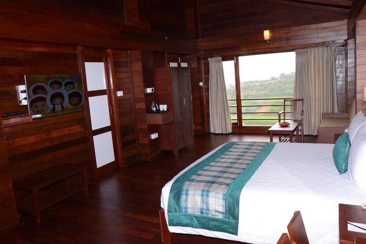 Room 10 of 46
