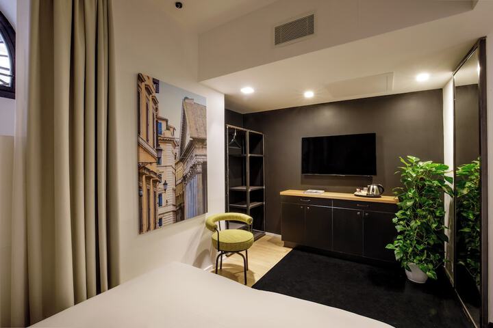 Room 21 of 72