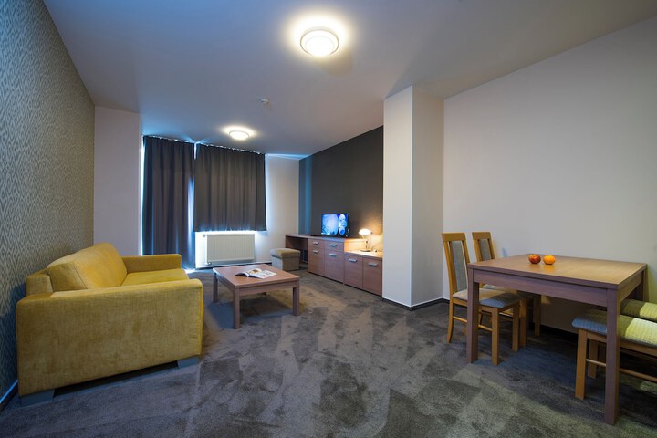 Room 13 of 126