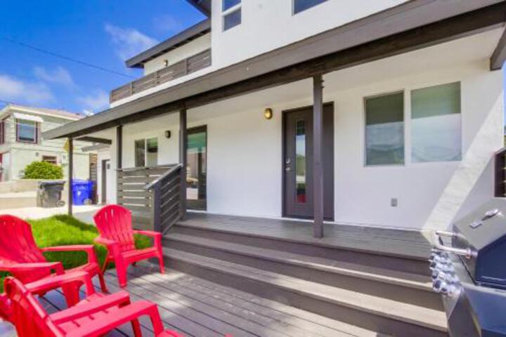 Coastal Horizon 6 Br Home in San Diego, CA