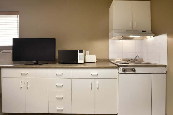 Room 6 of 28
