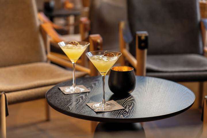 Lounge 67 of 81
