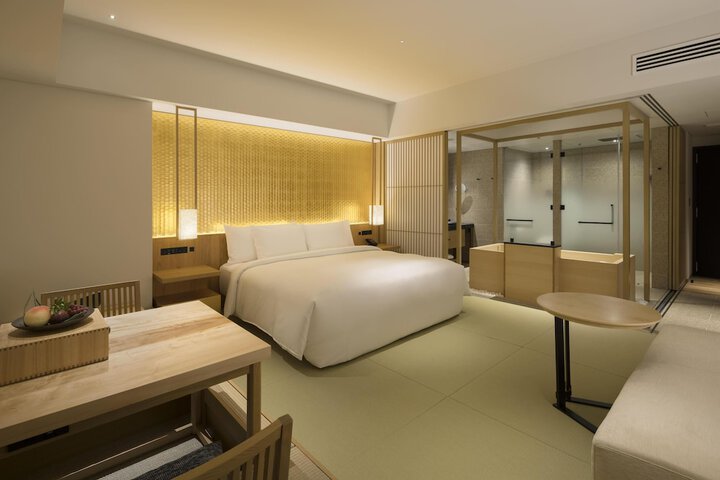 Room 52 of 134