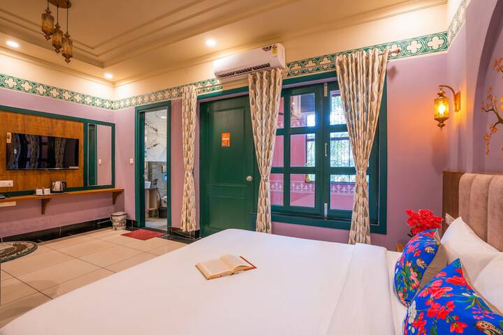 Room 50 of 90