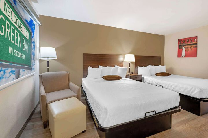 1 King Bed (5 of 6)