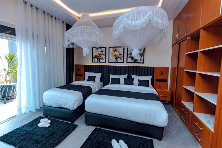 Room 40 of 94