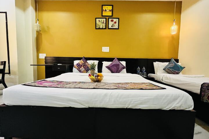 Room 6 of 31