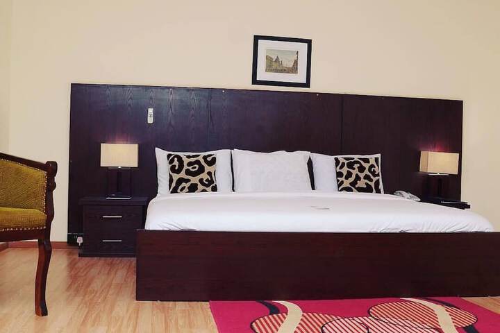 Room 9 of 29