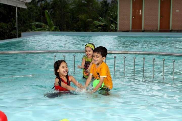 Hotel Pool