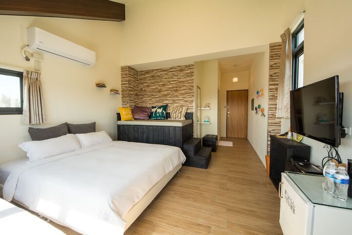 Room 6 of 38