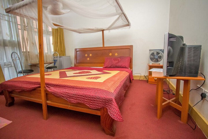 Room 18 of 34