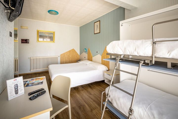 Room 8 of 46