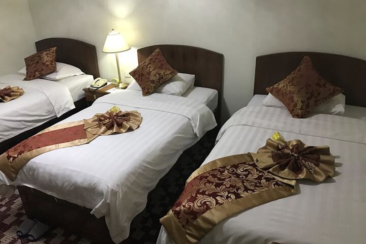 Room 10 of 38