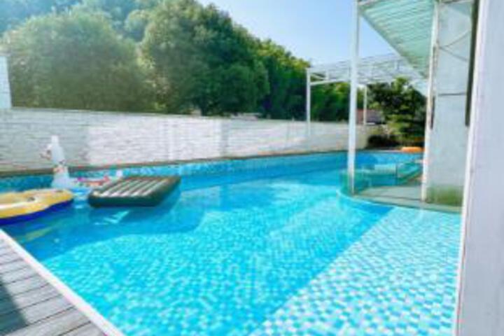 Pool 16 of 23