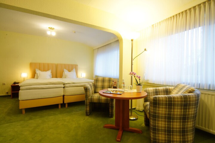 Room 15 of 161