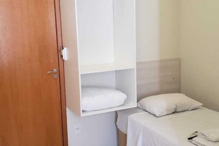 Room 4 of 33