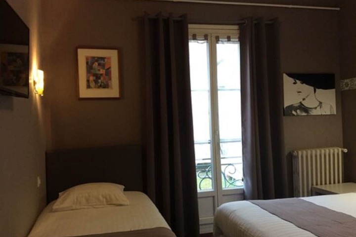 Room 6 of 42