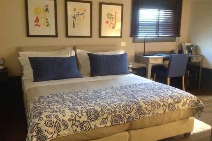Room 28 of 51