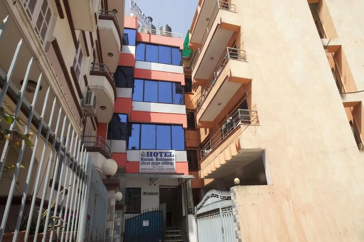 OYO 341 Hotel Kusum Kohinoore