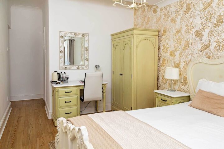 Room 42 of 74