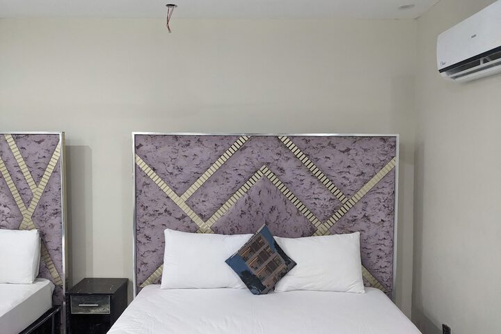 Room 16 of 36