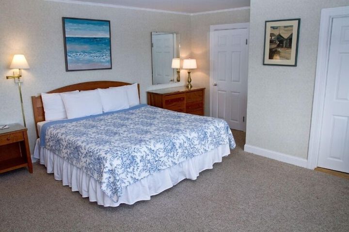 Room 6 of 48