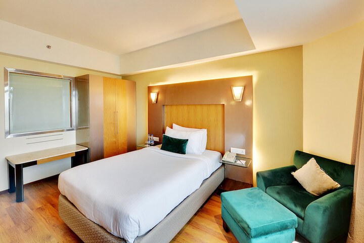Room 26 of 71