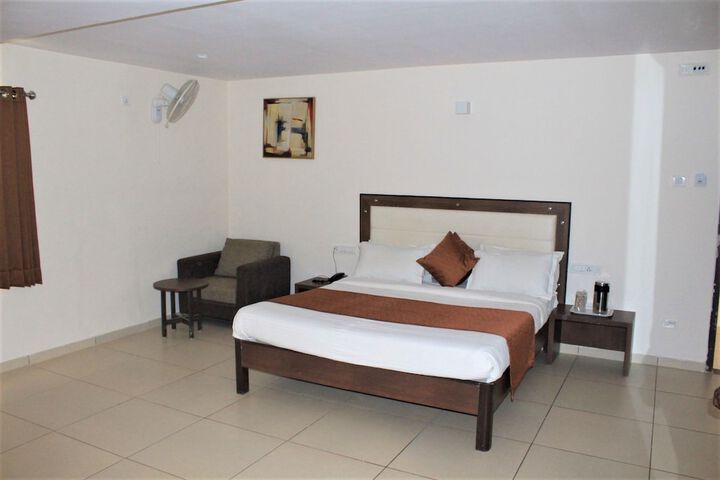Room 5 of 20