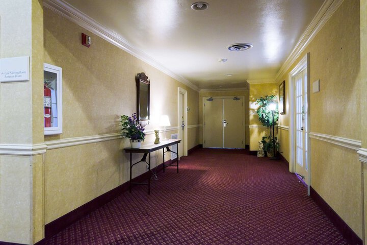 Entrance & Lobby