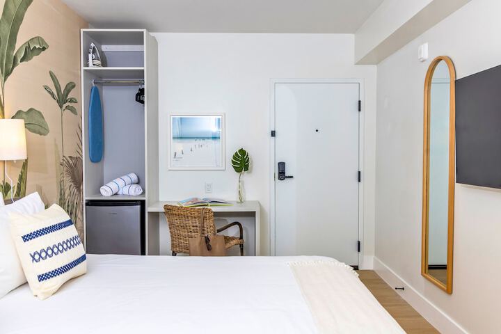 Room 14 of 37
