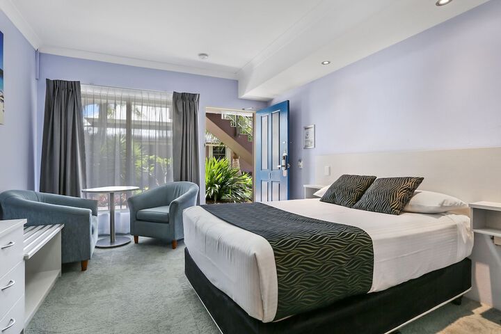 Room 3 of 80