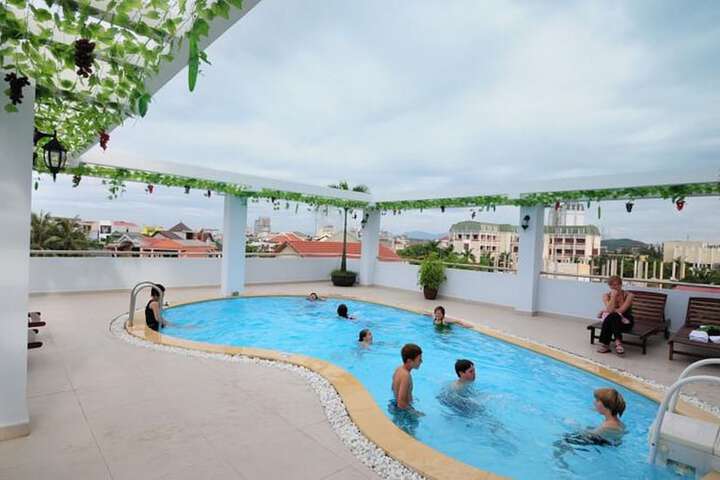 Pool Hotel