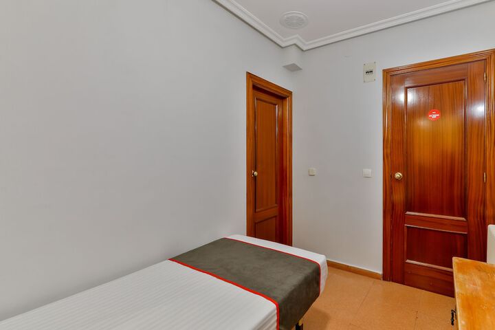 Room 15 of 31