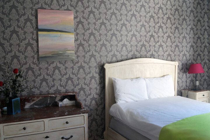 Room 10 of 26