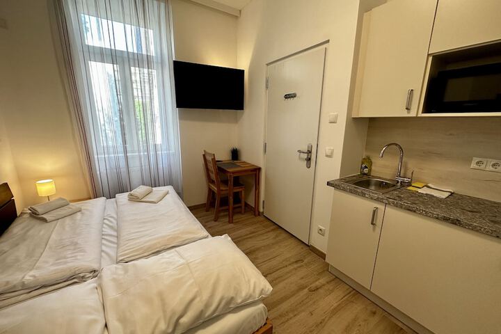 Room 13 of 71