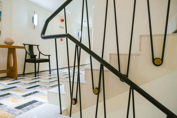 Ballroom/Hall 86 of 113