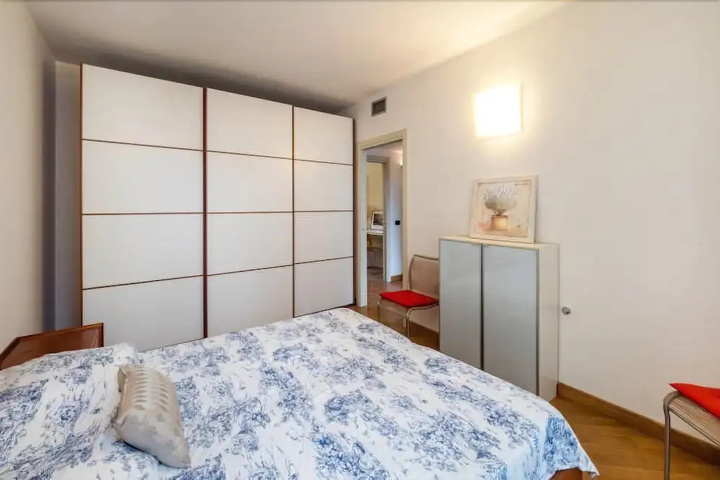 Room 2 of 14