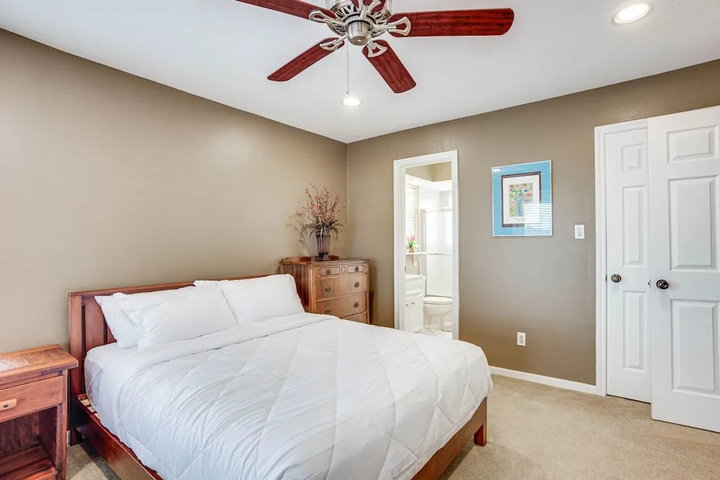 Room 5 of 20