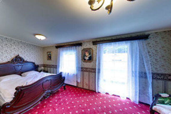 Room 20 of 34