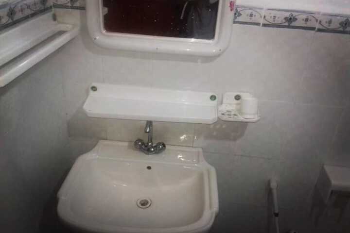 Room 4 of 20