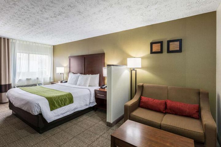 1 King Bed Upgrade (3 of 13)