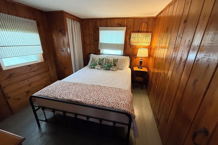 Room 30 of 212