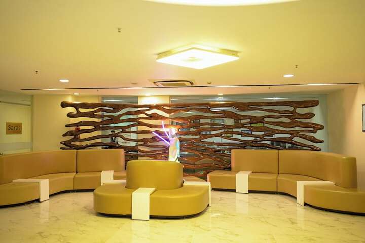 Entrance & Lobby