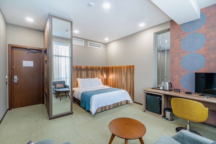 Room 21 of 40