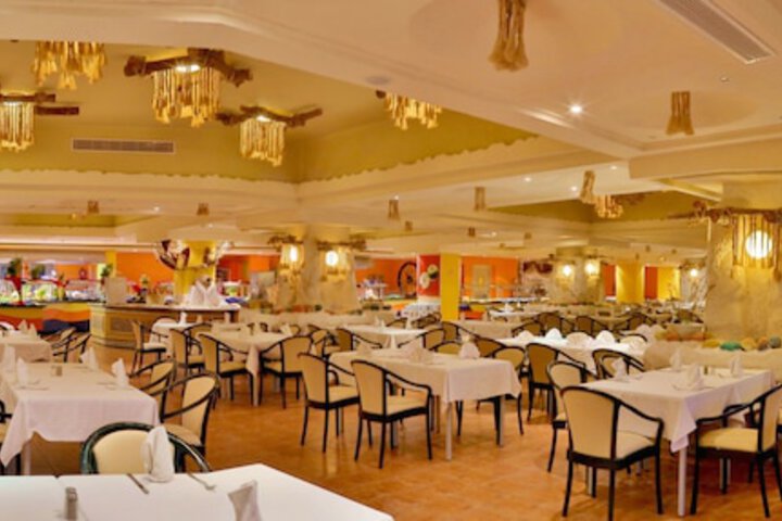 Dining 43 of 69