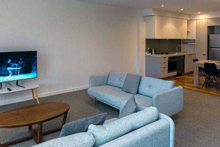 Room 4 of 7