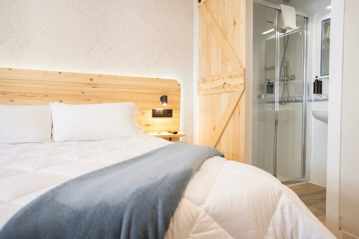 Room 3 of 34
